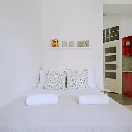White And Red 3city In By Renters Sopot